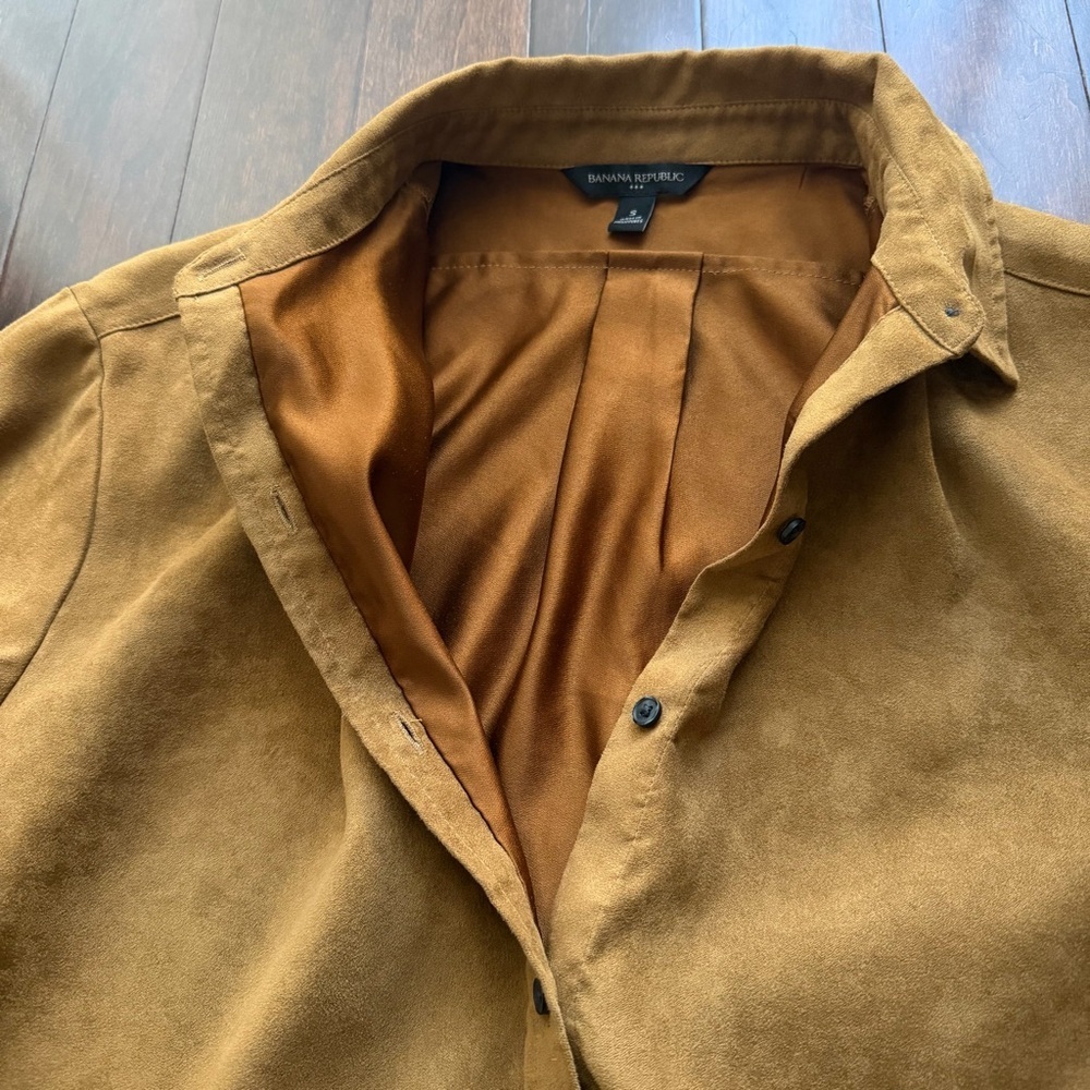 Banana Republic Factory Tan Button up Size S Long Sleeve Suede Shirt Jacket - Picture 6 of 8